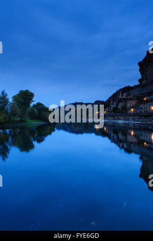 Chateau de Beynac im Morgengrauen, in der Dordogne-Region von Frankreich Stockfoto