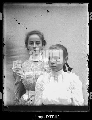 Viktorianische Foto von zwei Frauen, die ihr Porträt in Fallston, Maryland genommen. Stockfoto