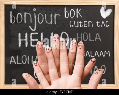 Hallo in verschiedenen Sprachen an Tafel Stockfoto