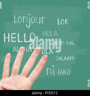 Hallo in verschiedenen Sprachen an Tafel Stockfoto