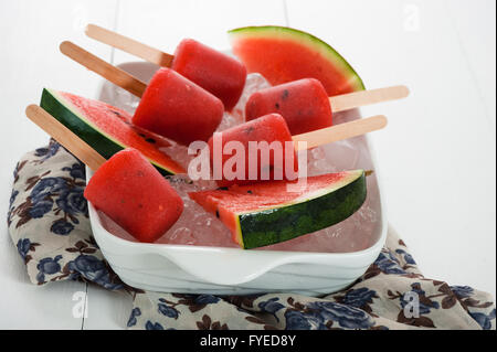 Wassermelone Eis am Stiel Stockfoto