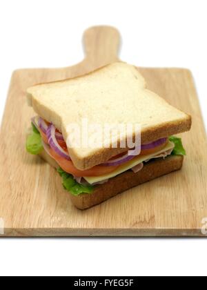 Ein frisch zubereitetes Schinkenbrot auf eine Küchenbank Stockfoto