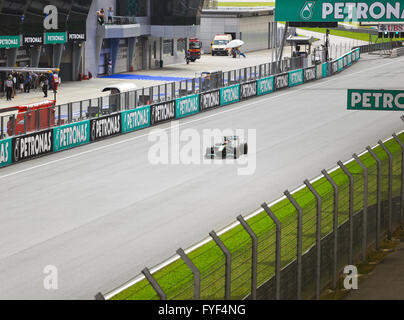 SEPANG, MALAYSIA - 8. APRIL: Jarno Trulli (Lotus-Team) im ersten Training am 8. April 2011, Formel 1 GP Sepang, Malaysia Stockfoto