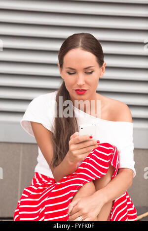 Schöne Frau mit roten Lippen Stockfoto