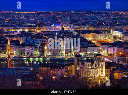 Blick auf Lyon bei Nacht, Frankreich Stockfoto