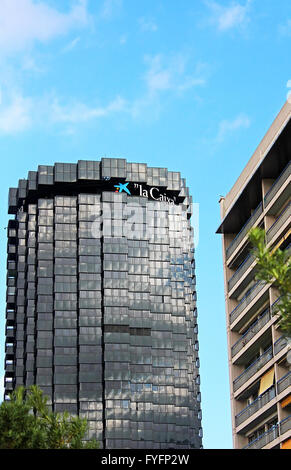 BARCELONA, Spanien - Oktober 08: Die Wolkenkratzer von La Caixa zentrale Komplex an der Avinguda Diagonal, Barcelona, Spanien Stockfoto