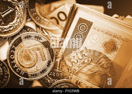 Polnischer Zloty Handel Finanzkonzept mit gemischten Münzen und Banknoten Fotos. Stockfoto