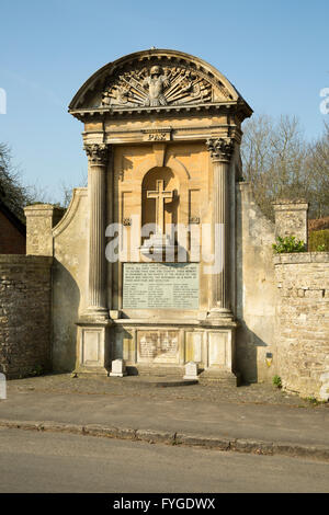 Kriegerdenkmal im Dorf Lacock, Wiltshire, England, UK Stockfoto
