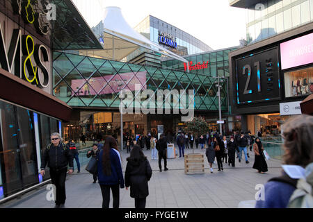 Menschen Einkaufszentrum Westfield Shopping Centre, London, England, Großbritannien Stockfoto