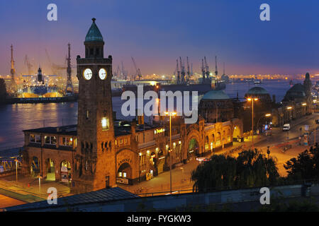 Clock Tower, St. Pauli Landungsbrücken, Hamburg Stockfoto