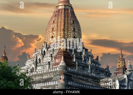 Ananda-Tempel bei Sonnenuntergang, Old Bagan, Myanmar Stockfoto