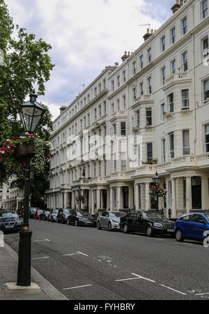 Eine Reihe von traditionellen Häusern in South Kensington, London. Stockfoto