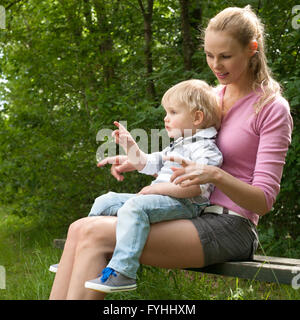Süße Mutter und Kind Stockfoto