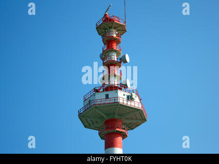Kommunikations-Turm für tv und Handy-Signale Stockfoto