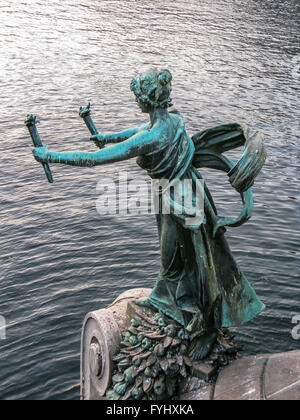 Statue auf der Karlsbrücke in Prag Stockfoto