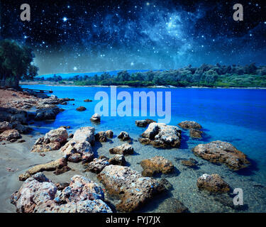 Küstenlandschaft auf Kleopatra Insel. Elemente dieses Bildes, eingerichtet von der NASA Stockfoto