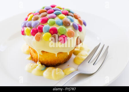 Cupcake und smarties Stockfoto
