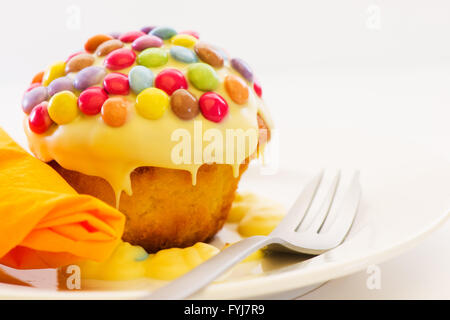 Cupcake und smarties Stockfoto