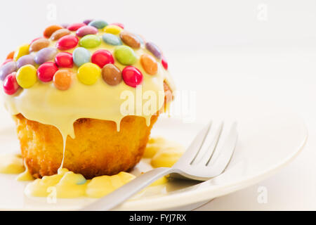 Cupcake und smarties Stockfoto