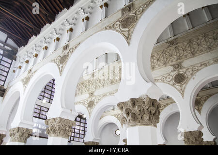 Santa María la Blanca ist ein Tempel befindet sich in der spanischen Stadt Toledo. Im Jahre 1180 als Synagoge gebaut Stockfoto