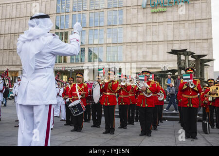 Abu Dhabi Police Band am Alexanderplatz quadratisch Stockfoto