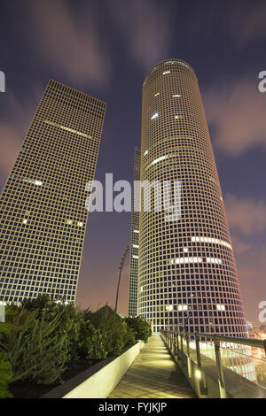 Die Wolkenkratzer im Geschäft Teil Tel-Aviv am Sonnenuntergang Stockfoto