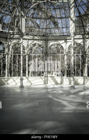 Crystal Palace (Palacio de Cristal) im Parque del Retiro in Madrid Stockfoto