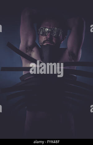 Nacht-Man-Anzug gemacht mit schwarzen Streifen, Konzept-Horror und mystery Stockfoto