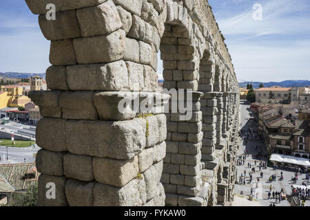 Tourismus, römische Aquädukt von Segovia. architektonisches Denkmal Erbe der Menschheit und internationales Interesse von der UNESCO erklärt. Stockfoto