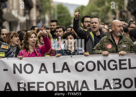 27. April 2016 - Barcelona, Katalonien, Spanien - Mitarbeiter der TMB, städtische Verkehrsmittel von Barcelona, Marsch durch die Stadt um Sparmaßnahmen schneidet in ihrer Gesellschaft zu protestieren (Credit-Bild: © Matthias Oesterle über ZUMA Draht) Stockfoto