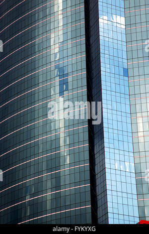 Asien-Thailand-Reflex der Wolkenkratzer im Zentrum Stockfoto