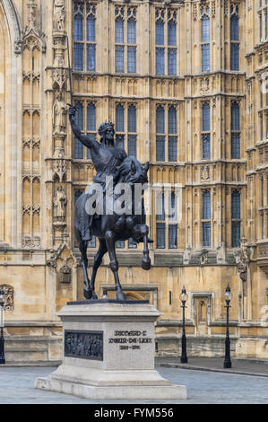 Richard Coeur de Lion Statue außerhalb des Palace of Westminster in London, Großbritannien Stockfoto