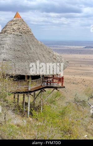 Holzhaus auf Hügel, Nationalpark in Kenia Stockfoto