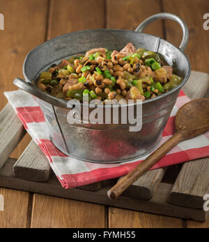 Hoppin ' John. Schwarze gemusterte Erbsen-Eintopf. Südliche USA Food Stockfoto