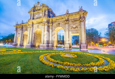 Alacala Tür (Puerta de Alcala) zählt zu den alten Türen der Stadt Madrid, Spanien. Es war der Eingang des Menschen co Stockfoto