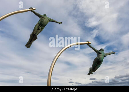 Amor al Viento (Liebe des Windes) Statue an der Uferpromenade, Puerto Natales, Patagonien, Chile Stockfoto