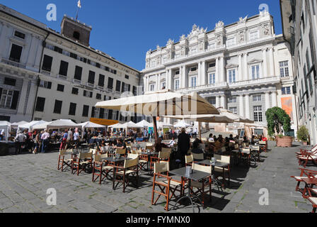 Europa, Ligurien, Genua, Palazzo Ducale. Markt am Sonntag Stockfoto