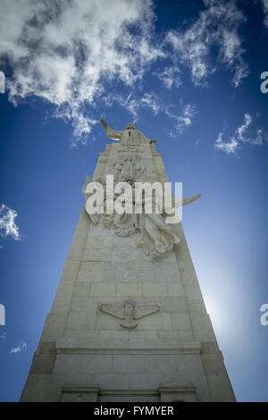 Tower.Cerro de Los Angeles liegt in der Gemeinde von Getafe, Madrid. Es gilt der geographischen Mitte der Iberi Stockfoto