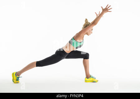 Rhythmischen Sportgymnastik trainieren im Studio. Stockfoto