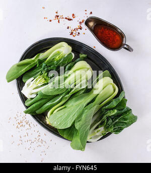 Auswahl an rohen Bok choy Stockfoto