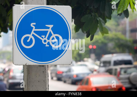 Zeichen darauf hinweist-Radweg Stockfoto