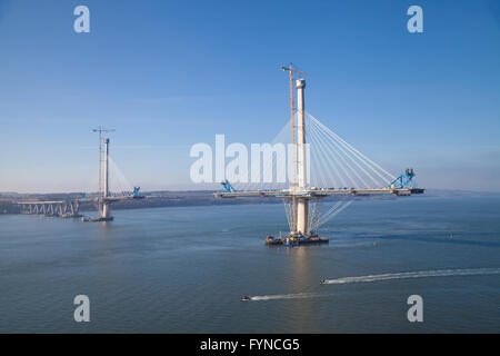 Bau der neuen Queensferry Brücke über den Firth of Forth zwischen Fife und West Lothian, Schottland. Stockfoto