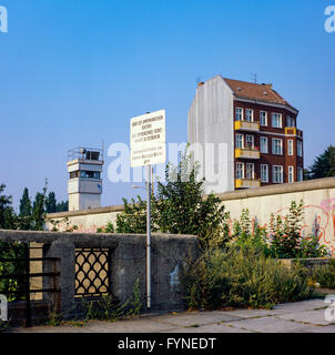 August 1986, Berliner Mauer, Warnzeichen für Ende der amerikanischen Sektor, Ost-Berlin, West-berlin, Deutschland, Europa, Stockfoto