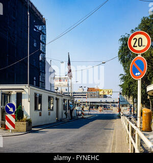 August 1986, Allied Checkpoint Charlie, Friedrichstrasse Straße, Kreuzberg, Berlin, Deutschland, Europa, Stockfoto