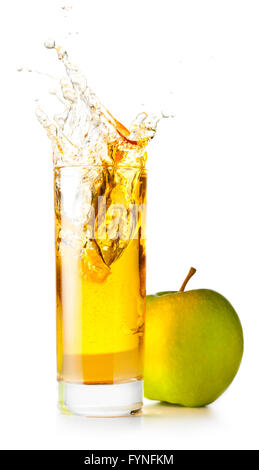 Orangensaft ist Spalsing im Glas Stockfoto
