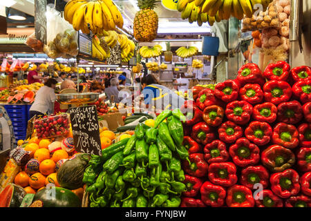 Obst und Gemüse, Mercat de Sant Josep Boqueria-Markt, La Rambla, Barcelona, Spanien Stockfoto
