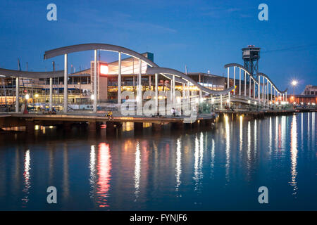 Rambla de Mar, Port Vell, Maremagnum, Barcelona, Spanien Stockfoto