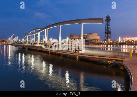 Fußgängerbrücke, Rambla de Mar, Port Vell, Twilight, Barcelona, Katalonien, Spanien Stockfoto