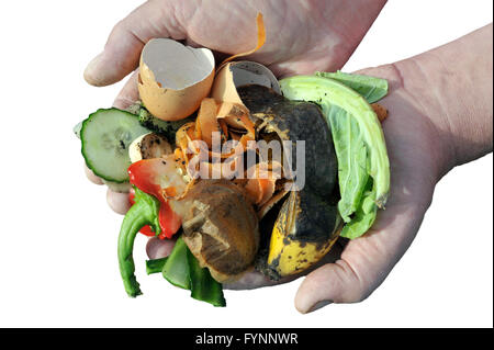 Umgang mit Küche Essen und Garten Gemüse Abfallstoffen nach Hause Recycling durch Kompostierung. Isolierte Bild. Stockfoto