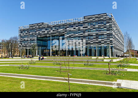 Das Brooks-Gebäude, University of Manchester Metropolitain an Platzes, Hulme, Manchester. Stockfoto